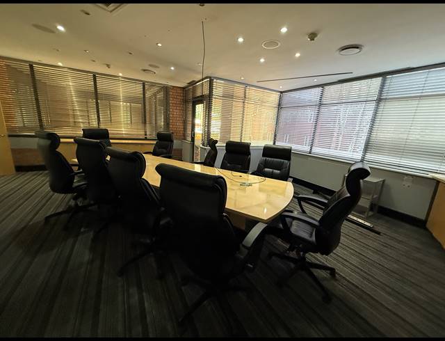 688M² OFFICE TO LET IN PARKTOWN